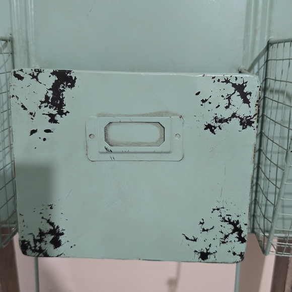 ⭐️40% off ⭐️ Three Pocket Letter and Keys Wall Caddy - Picture 2 of 7